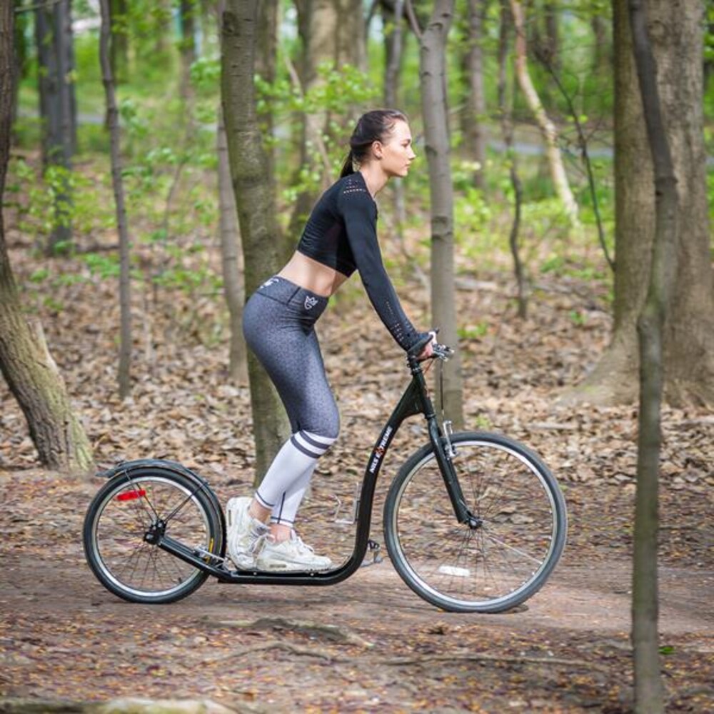 Koloběžka NILS Extreme WHS261 černá s pumpovanými koly 26/20"